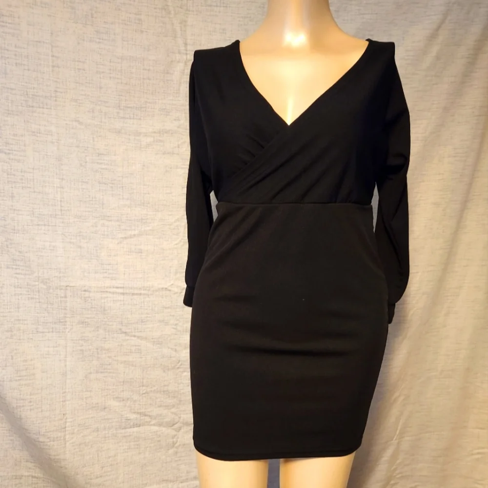 Little black dress - Picture 1 of 6